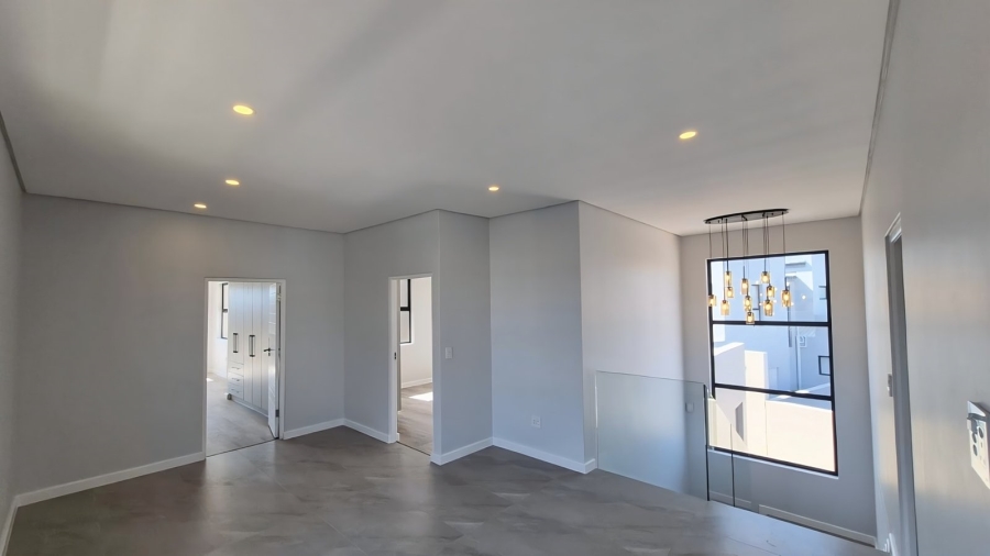 4 Bedroom Property for Sale in Sandown Western Cape